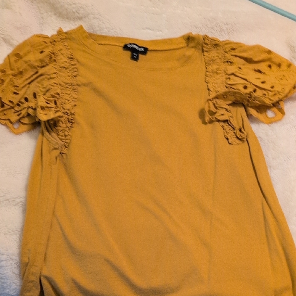 Express Yellow Puff Sleeve Ruffled Blouse